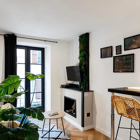 Horus Design Apartment *